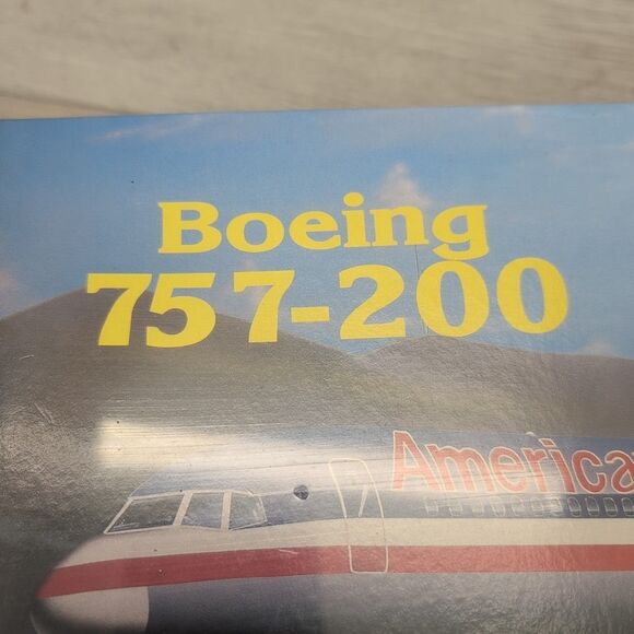 MINICRAFT #14449, BOEING 757-200, AMERICAN AIRLINES, 1:144 SCALE Factory Sealed - Picture 2 of 6